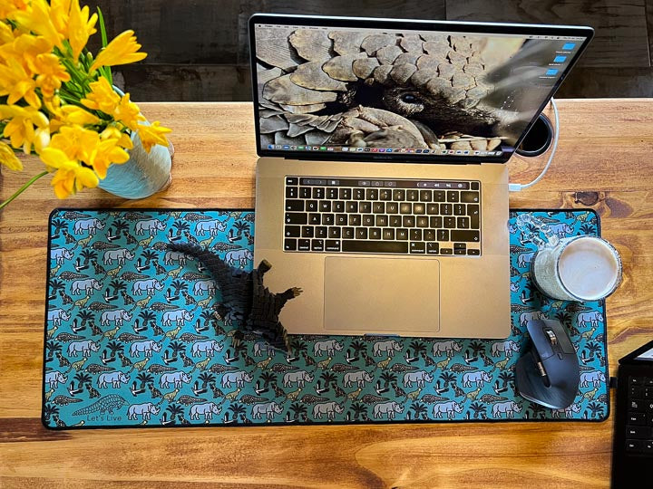 Let's Live Deskpad